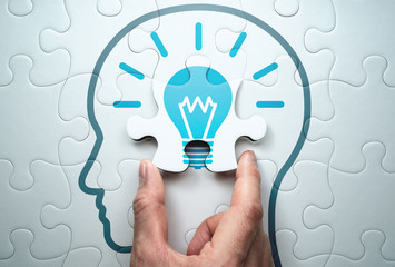 火花塞进机油还能开吗